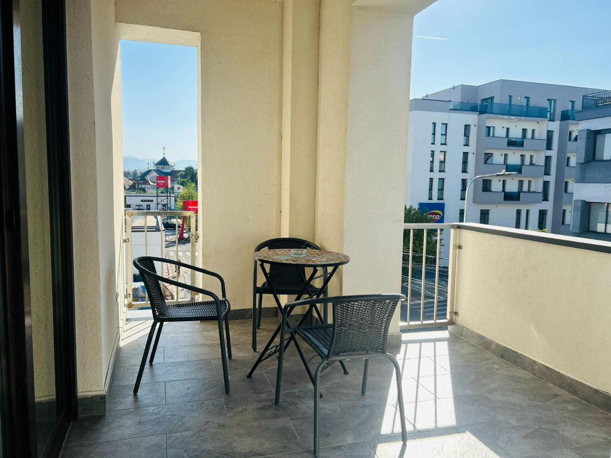 Sibiu Ezonia Central Apartment Exterior photo